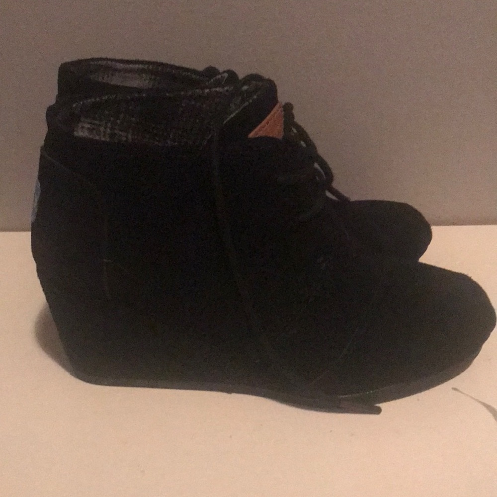 TOMS Canvas Wrap Wedges in Black